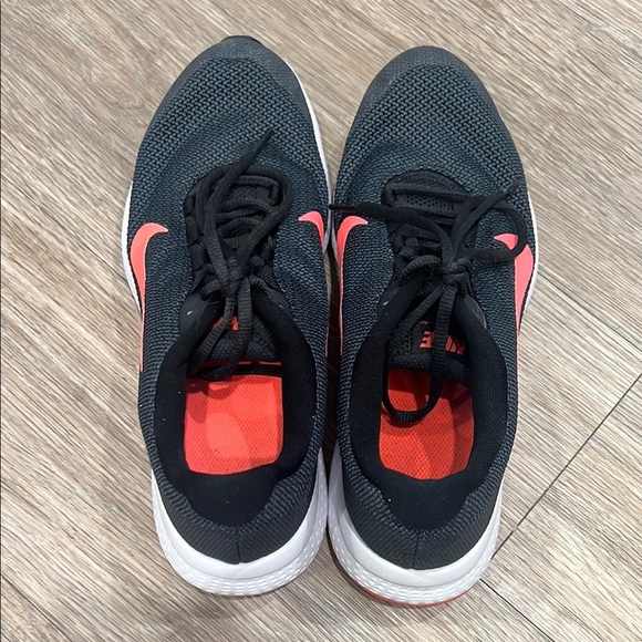 Women’s Nike Run All Day size 9 - Picture 5 of 6